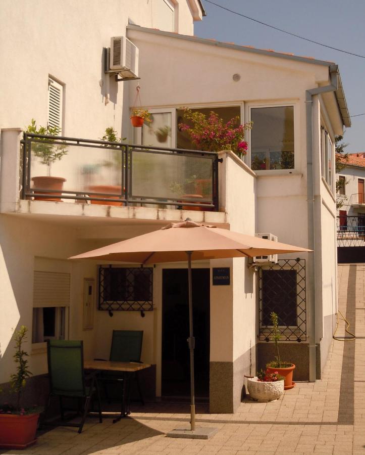 Apartman Crikvenica 30048 - Jasna Buitenkant foto